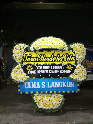 Papan Bunga Duka di Batupoaro